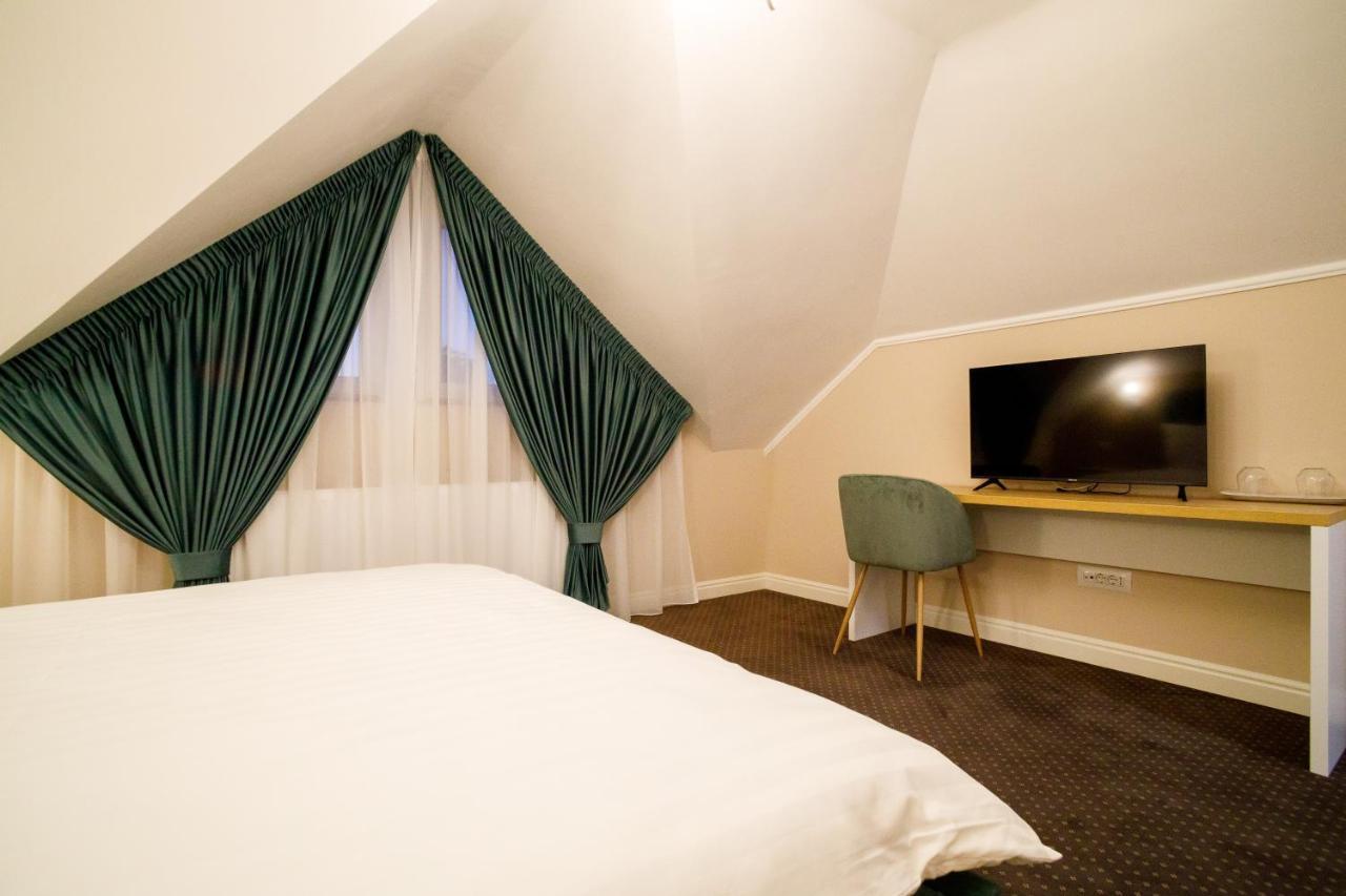 Pensiunea Casa Sturza 招待所 4*